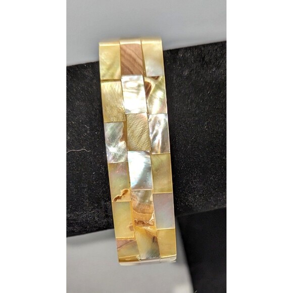 Vintage Inlaid Shell Bangle Bracelet - Picture 2 of 7